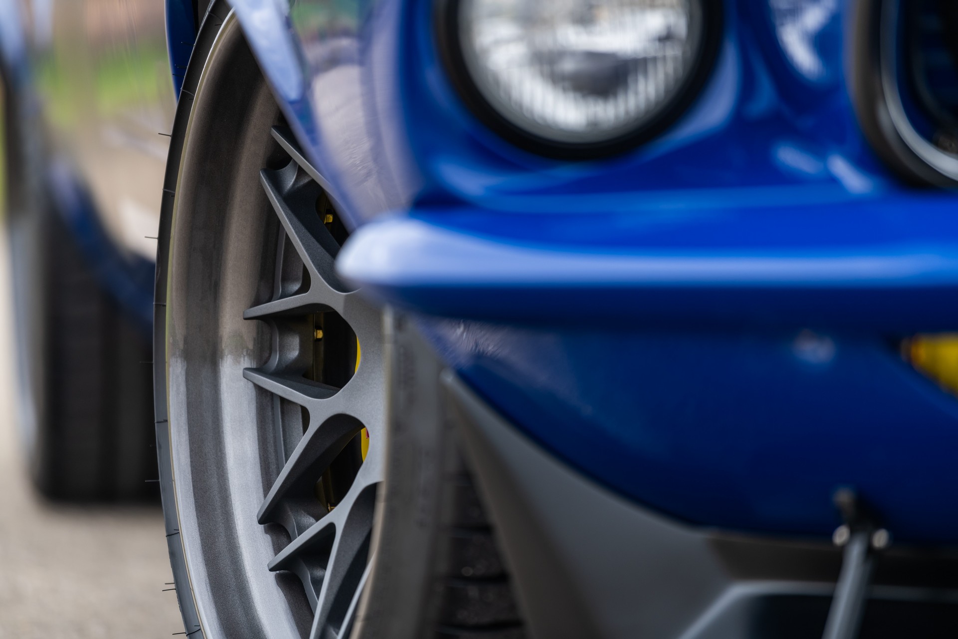 Ringbrothers’ 1969 Ford Mustang Mach 1 Sports A Massive 8.5-Liter V8 With 700 HP