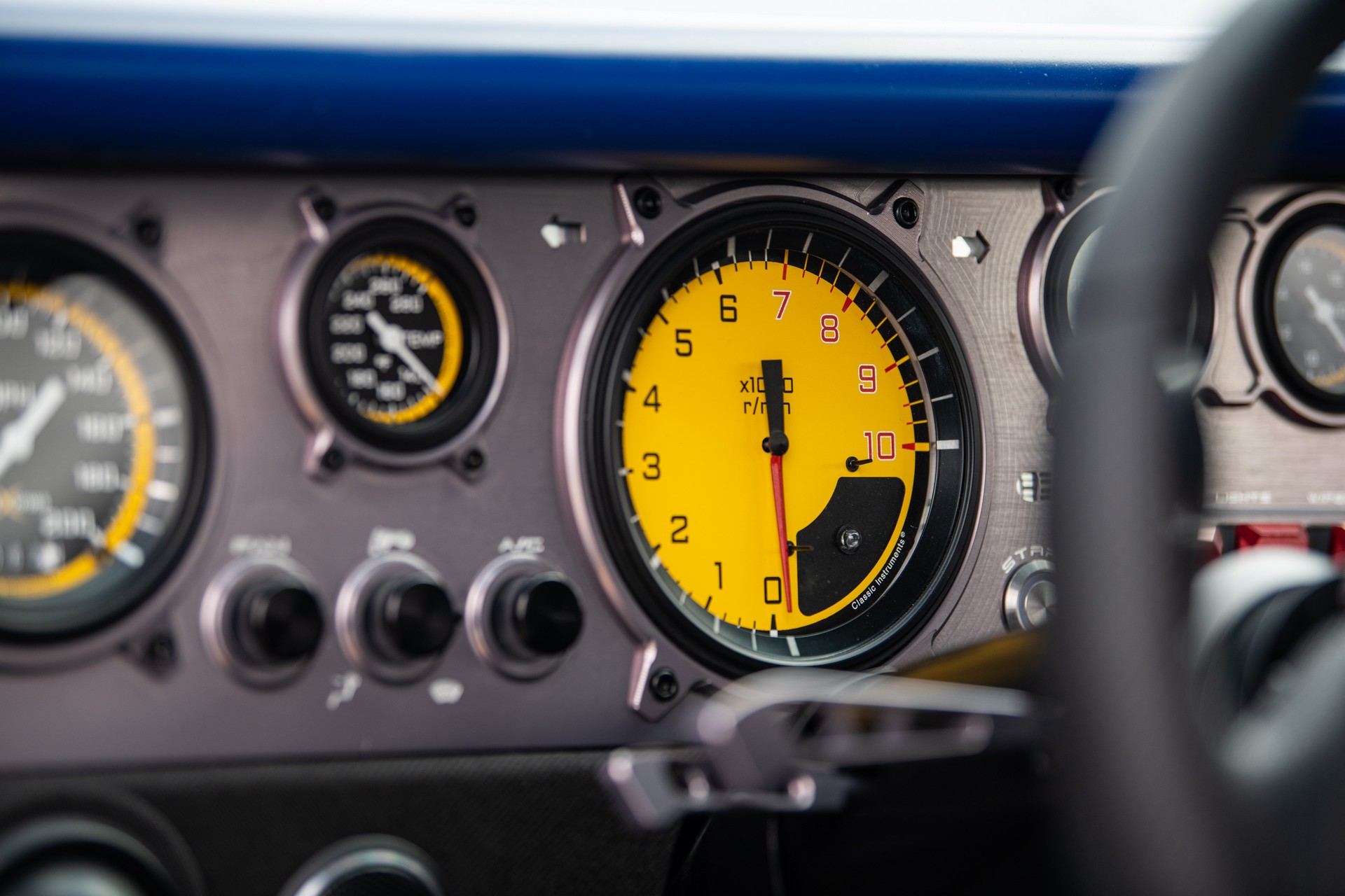 Ringbrothers’ 1969 Ford Mustang Mach 1 Sports A Massive 8.5-Liter V8 With 700 HP