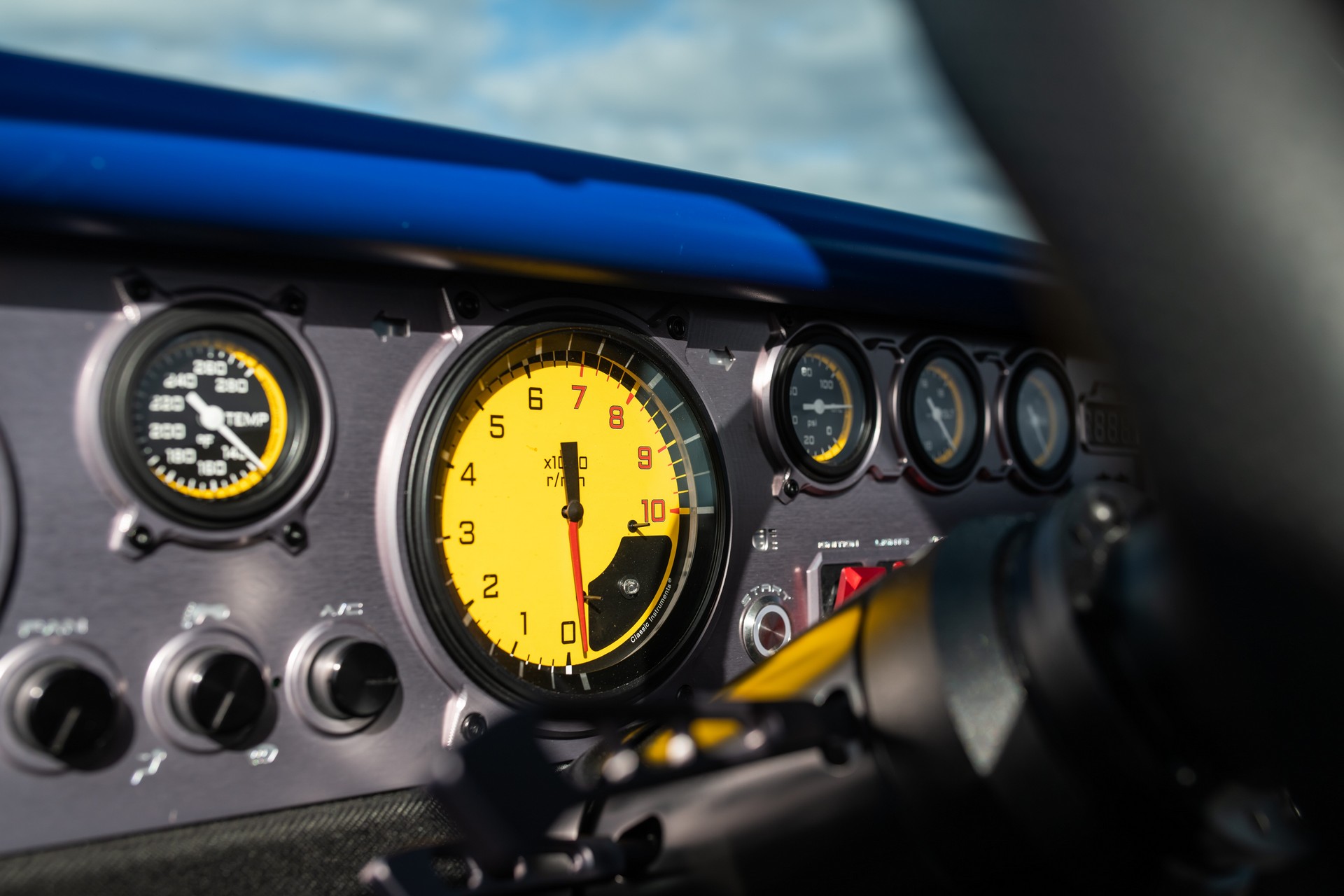 Ringbrothers’ 1969 Ford Mustang Mach 1 Sports A Massive 8.5-Liter V8 With 700 HP