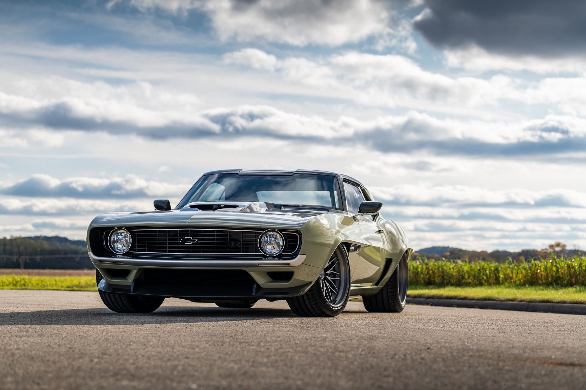 Ringbrothers’ Latest Retromod Is An Awesome 890 HP Camaro Named Valkyrja