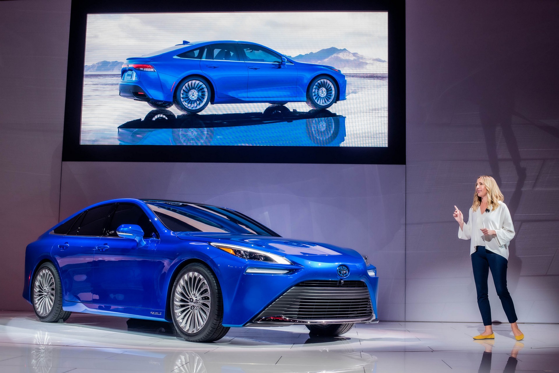 Striking 2021 Toyota Mirai Wants You To Completely Forget About Its Fugly Past