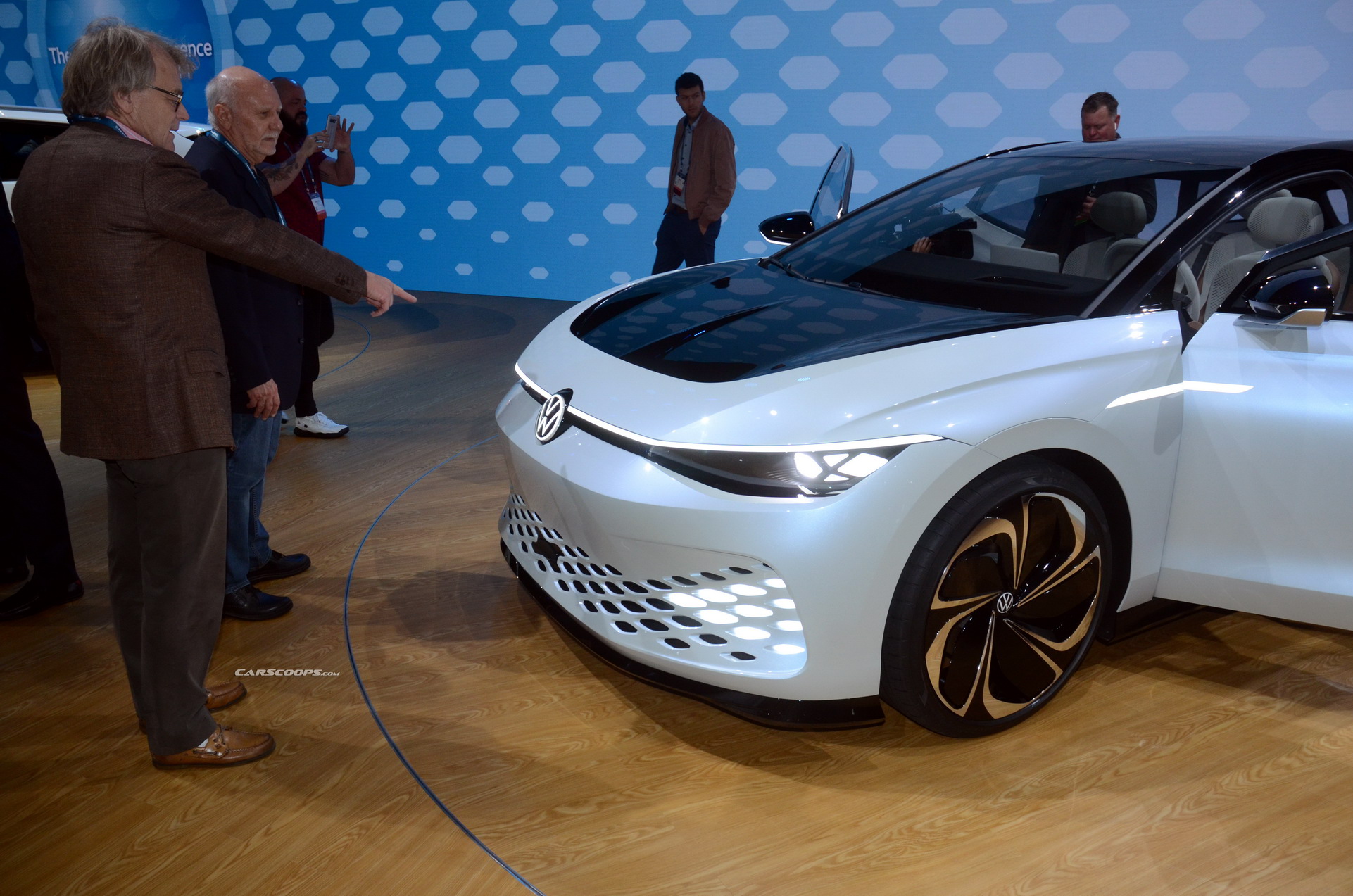 VW ID. Space Vizzion Concept Is An Electric GT Estate That’s Heading Our Way