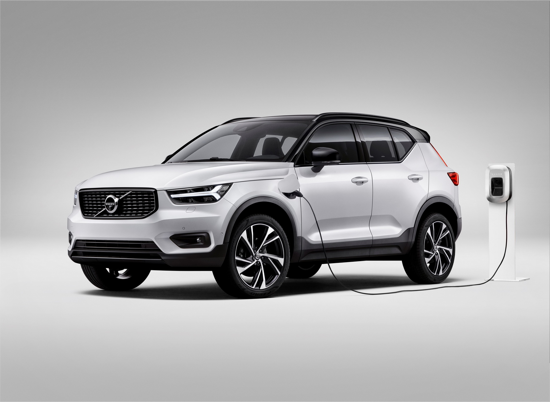 Volvo Offers One Year Of Free Charges To UK Plug-In Hybrid Buyers