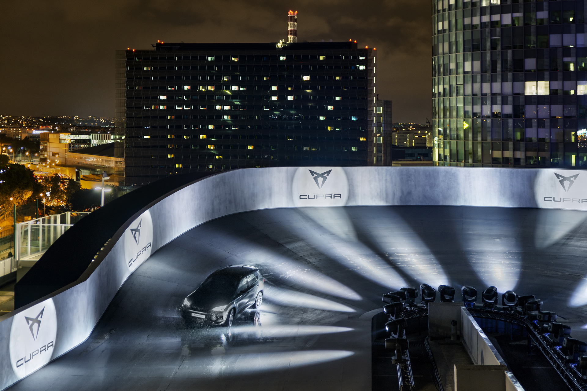 296 HP Cupra Ateca Tackles Rooftop Race Track In Paris