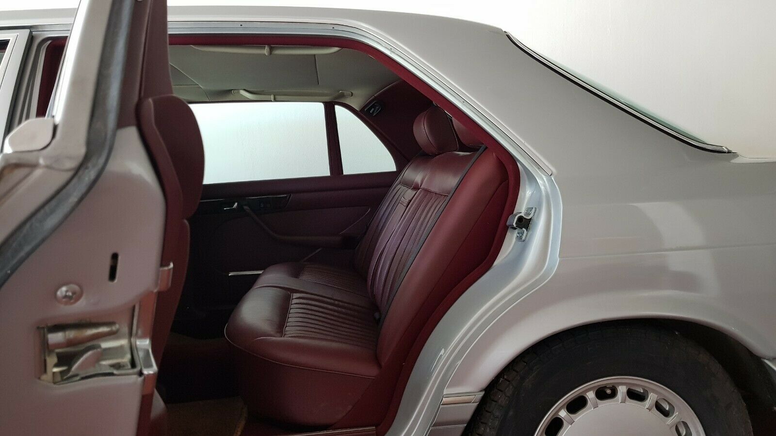 Brand New 1986 Mercedes 560 SEL Is A 33-Year-Old, And $170K, Time Capsule