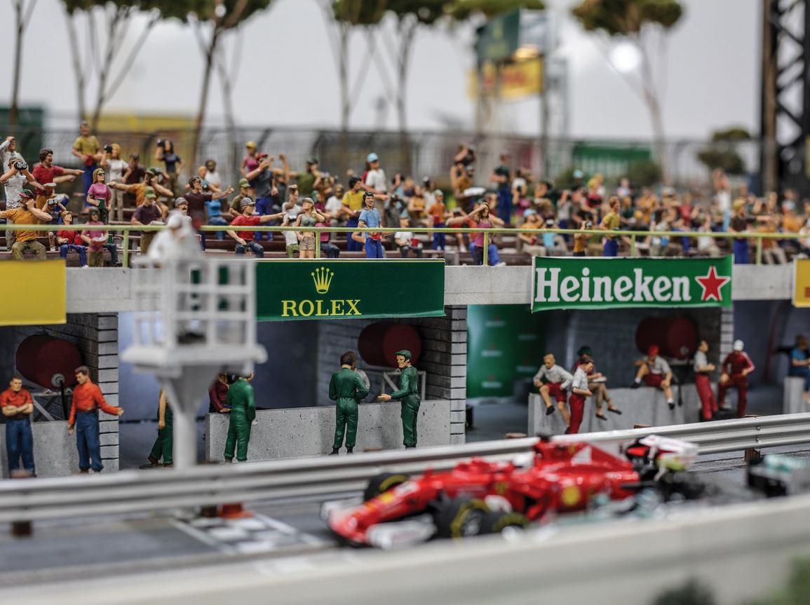 Admit It, This Massive 1:32 Scale F1 Slot Car Race Track Is What You Want For Christmas