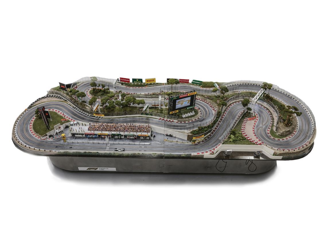 Admit It, This Massive 1:32 Scale F1 Slot Car Race Track Is What You Want For Christmas