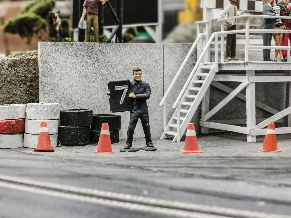 Admit It, This Massive 1:32 Scale F1 Slot Car Race Track Is What You Want For Christmas