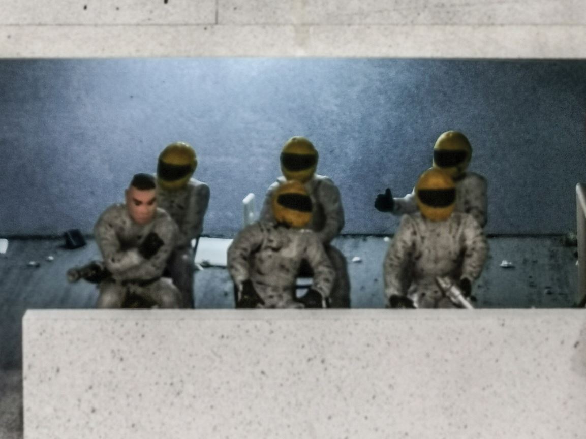 Admit It, This Massive 1:32 Scale F1 Slot Car Race Track Is What You Want For Christmas