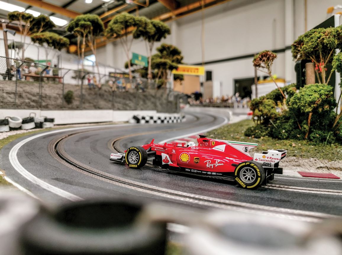 Admit It, This Massive 1:32 Scale F1 Slot Car Race Track Is What You Want For Christmas