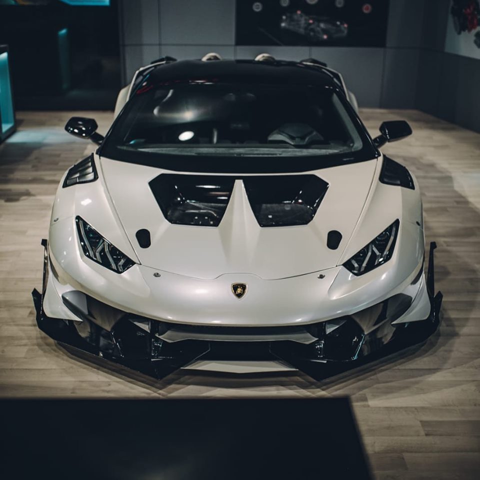 These Guys Resurrected A Destroyed Lambo Huracan With A GM LS V8 And A Manual ‘Box