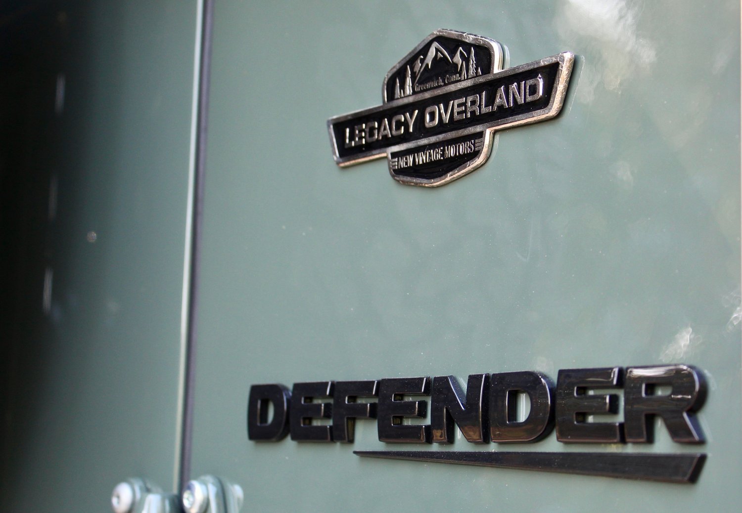 Land Rover Defender “Surf Edition” Will Make You Wish It Was Summer In The Northern Hemisphere