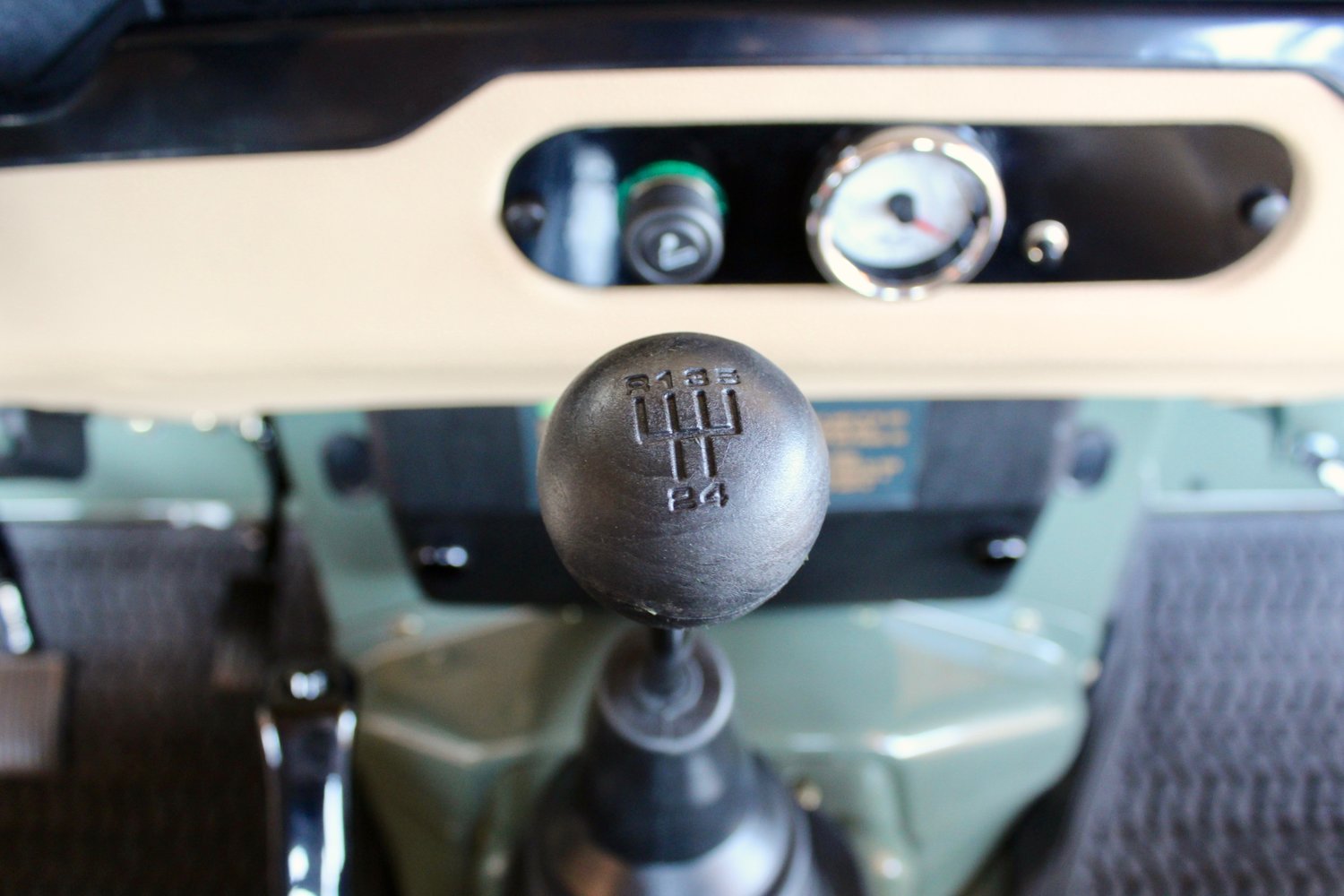 Land Rover Defender “Surf Edition” Will Make You Wish It Was Summer In The Northern Hemisphere