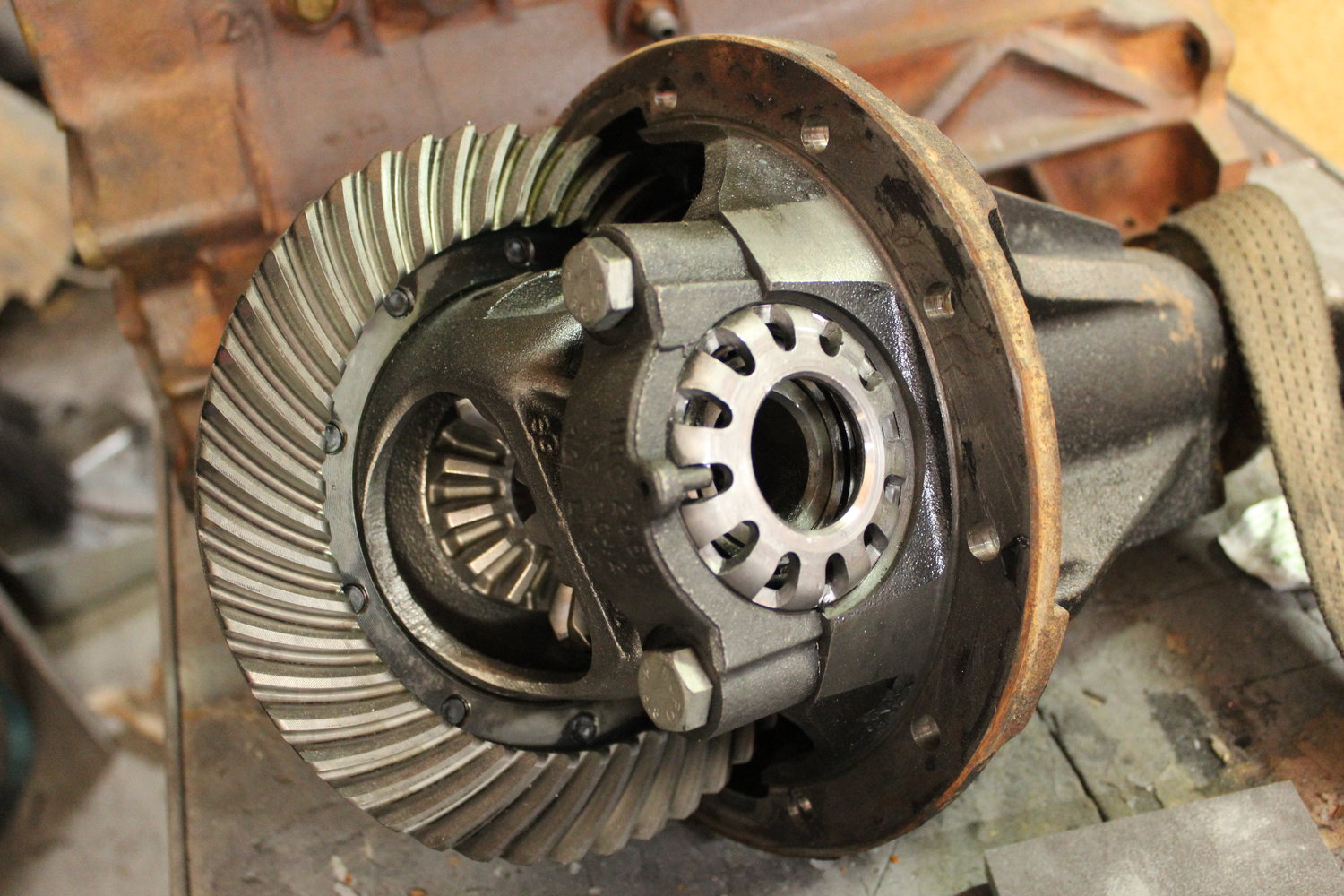 Land Rover Defender “Surf Edition” Will Make You Wish It Was Summer In The Northern Hemisphere