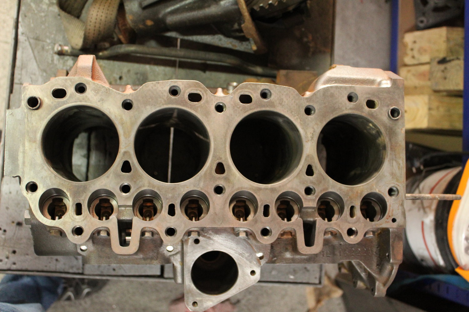 Land Rover Defender “Surf Edition” Will Make You Wish It Was Summer In The Northern Hemisphere