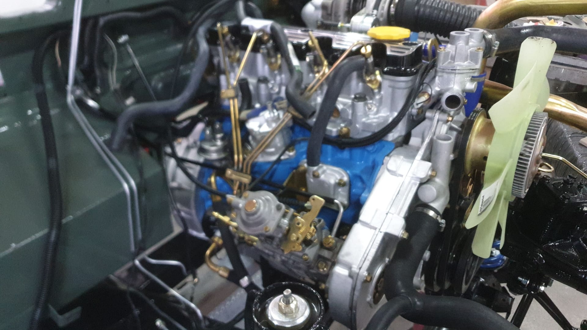 Land Rover Defender “Surf Edition” Will Make You Wish It Was Summer In The Northern Hemisphere