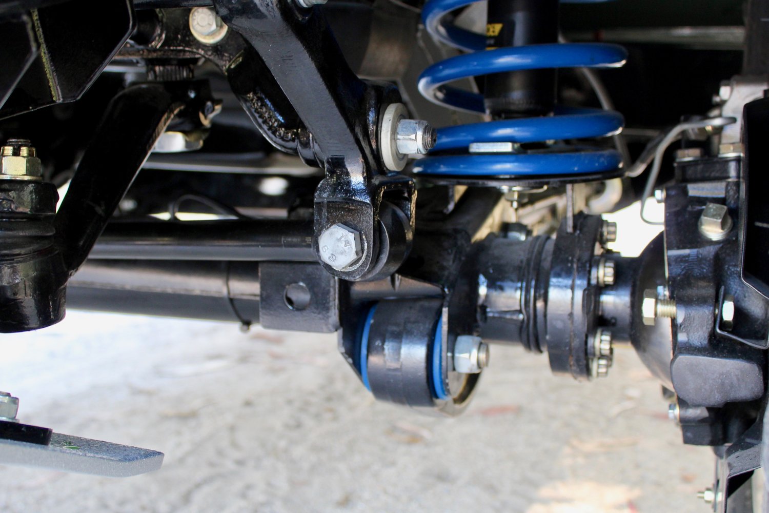 Land Rover Defender “Surf Edition” Will Make You Wish It Was Summer In The Northern Hemisphere