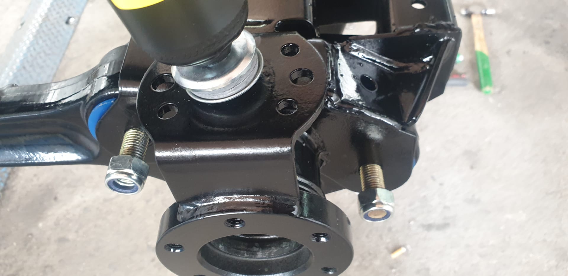 Land Rover Defender “Surf Edition” Will Make You Wish It Was Summer In The Northern Hemisphere