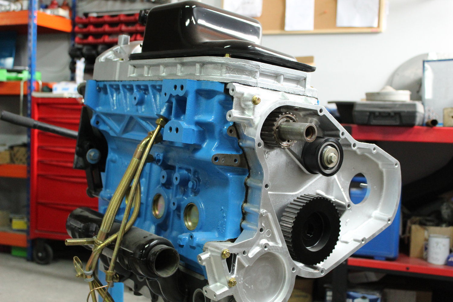 Land Rover Defender “Surf Edition” Will Make You Wish It Was Summer In The Northern Hemisphere