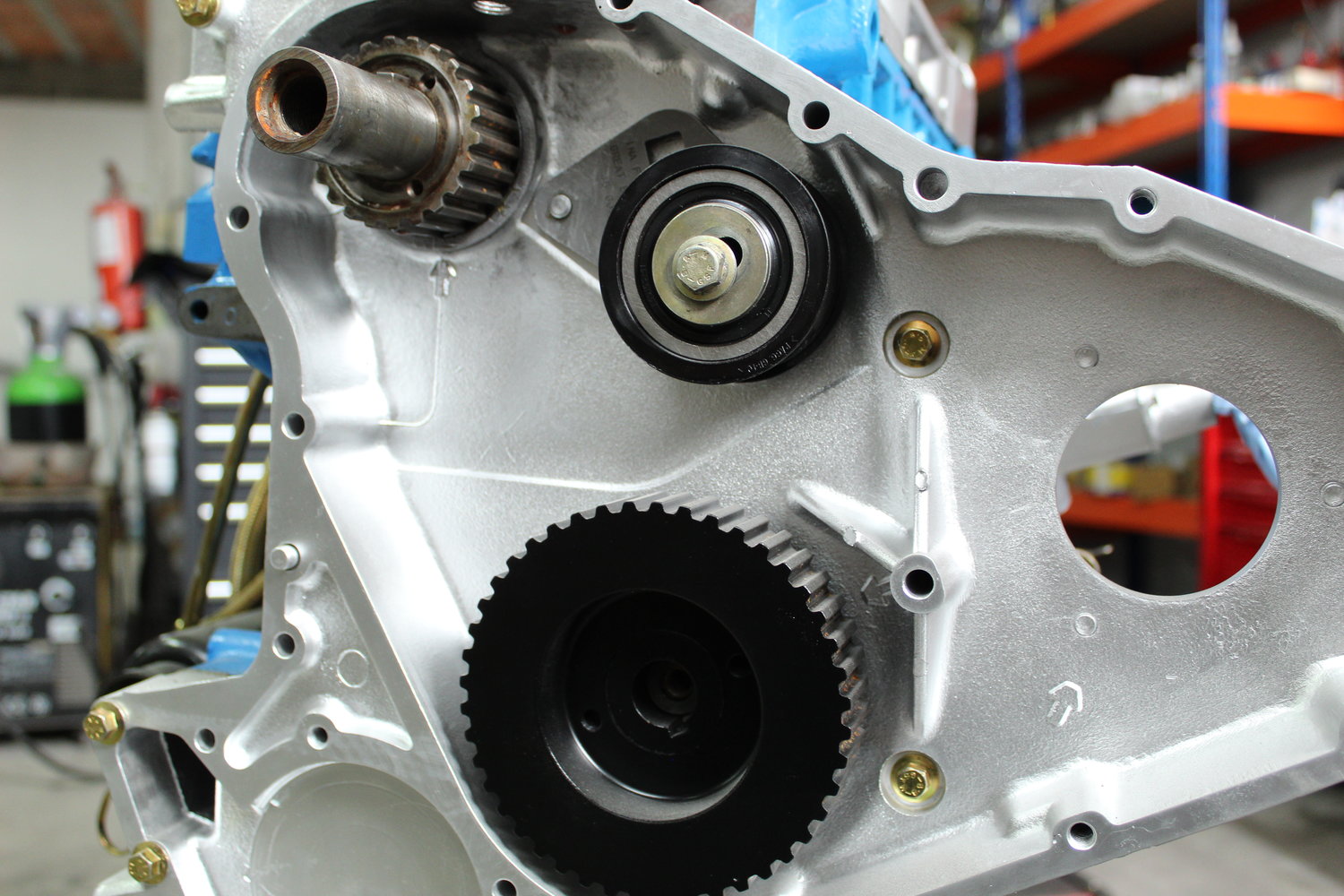 Land Rover Defender “Surf Edition” Will Make You Wish It Was Summer In The Northern Hemisphere