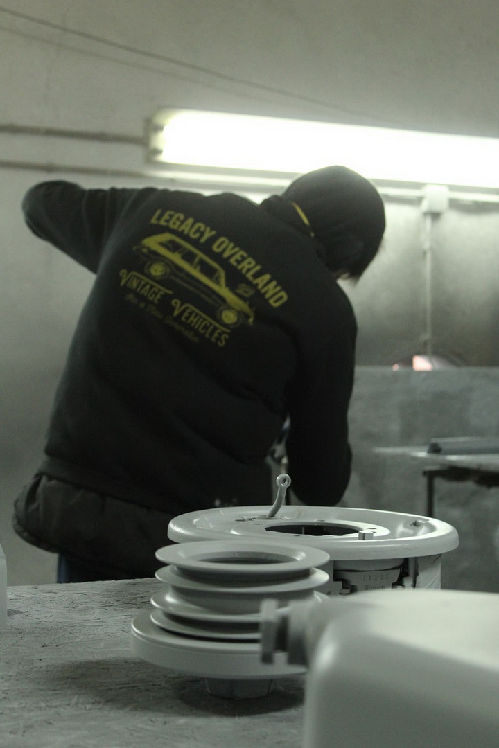 Land Rover Defender “Surf Edition” Will Make You Wish It Was Summer In The Northern Hemisphere