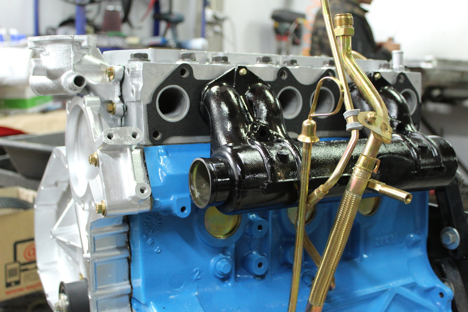 Land Rover Defender “Surf Edition” Will Make You Wish It Was Summer In The Northern Hemisphere