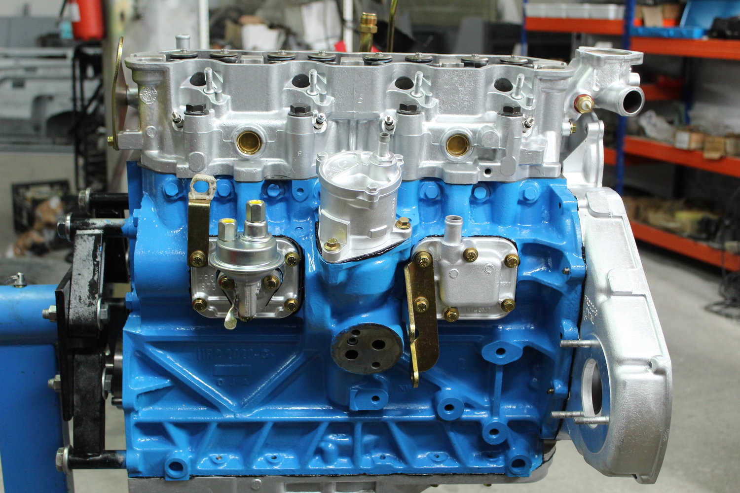 Land Rover Defender “Surf Edition” Will Make You Wish It Was Summer In The Northern Hemisphere