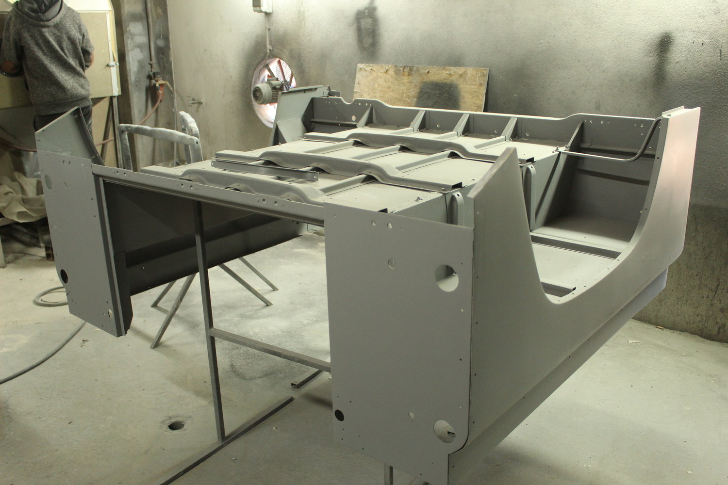 Land Rover Defender “Surf Edition” Will Make You Wish It Was Summer In The Northern Hemisphere