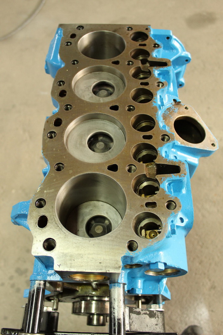 Land Rover Defender “Surf Edition” Will Make You Wish It Was Summer In The Northern Hemisphere