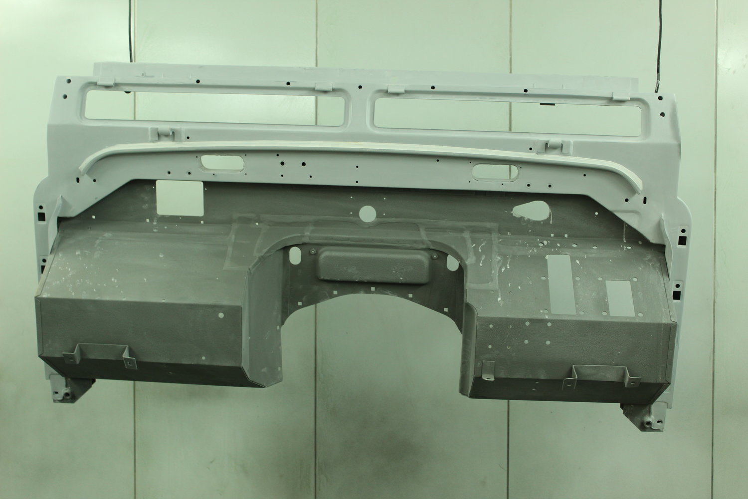 Land Rover Defender “Surf Edition” Will Make You Wish It Was Summer In The Northern Hemisphere