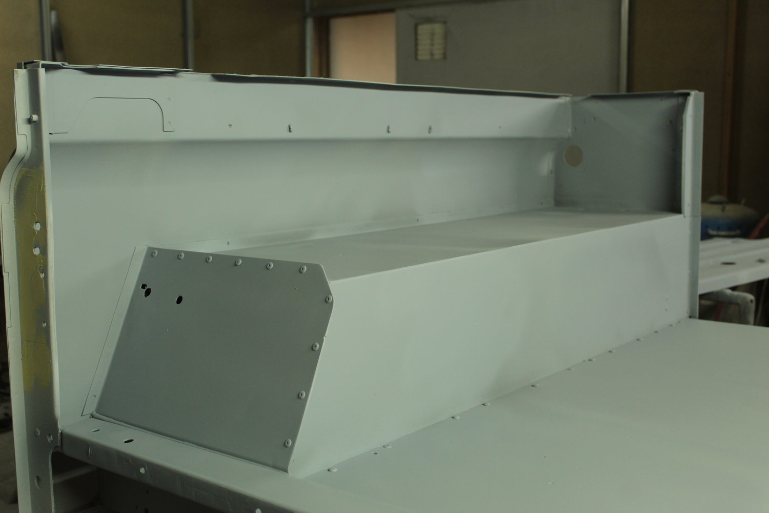 Land Rover Defender “Surf Edition” Will Make You Wish It Was Summer In The Northern Hemisphere