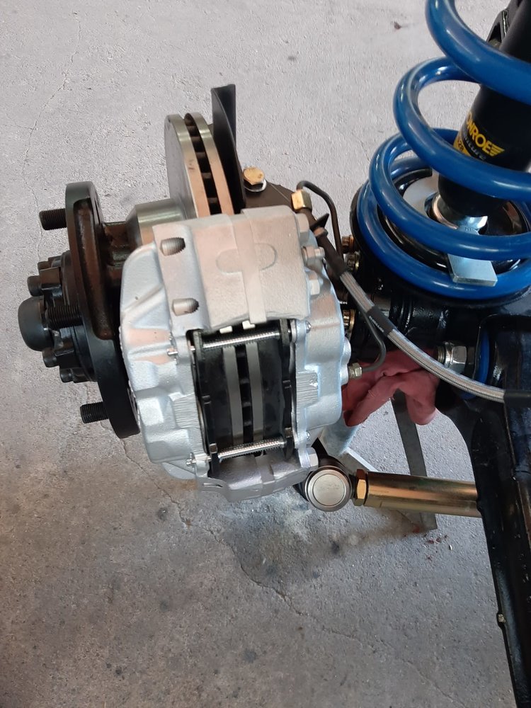 Land Rover Defender “Surf Edition” Will Make You Wish It Was Summer In The Northern Hemisphere