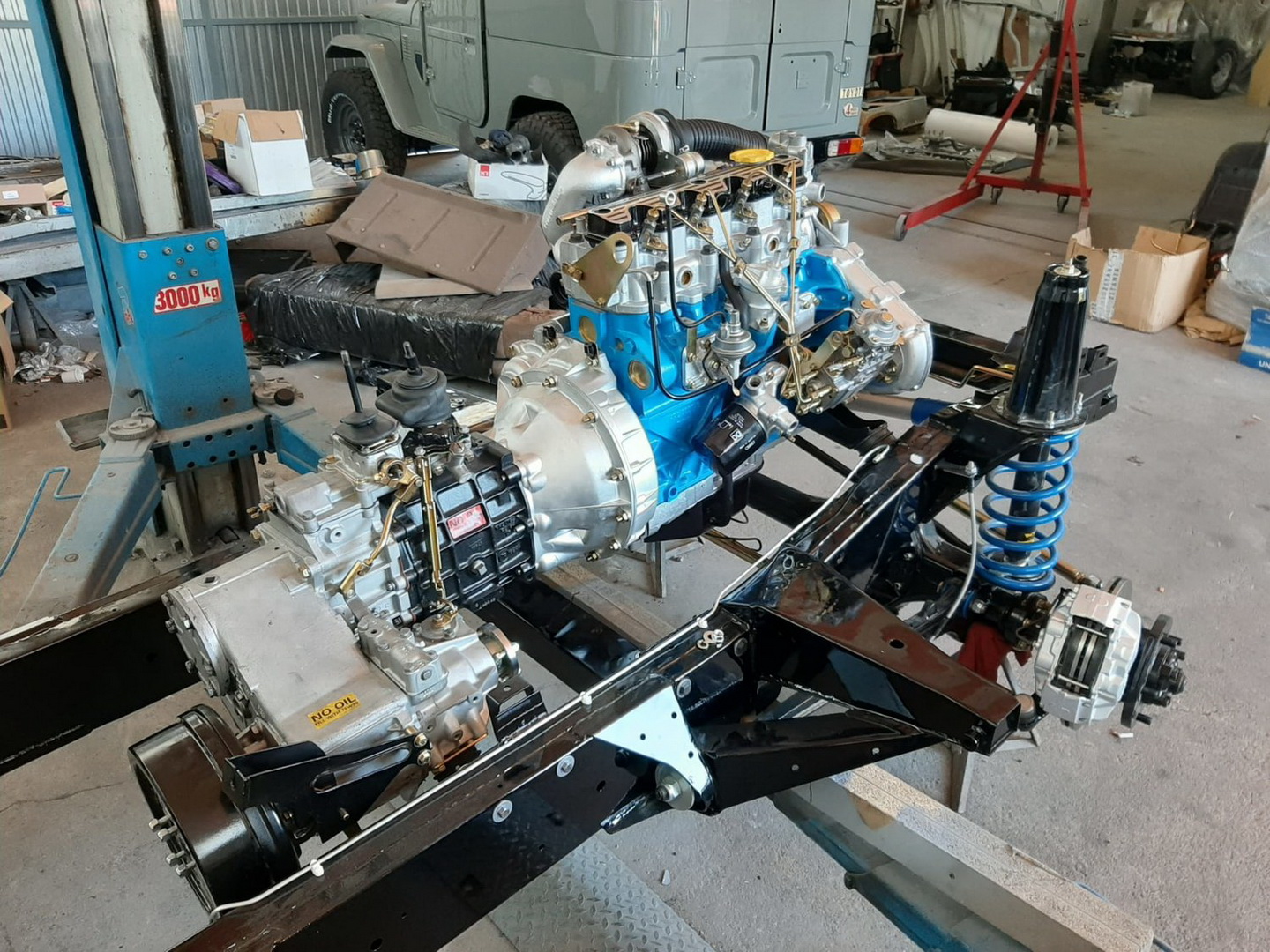 Land Rover Defender “Surf Edition” Will Make You Wish It Was Summer In The Northern Hemisphere