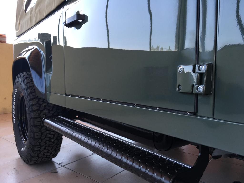 Land Rover Defender “Surf Edition” Will Make You Wish It Was Summer In The Northern Hemisphere