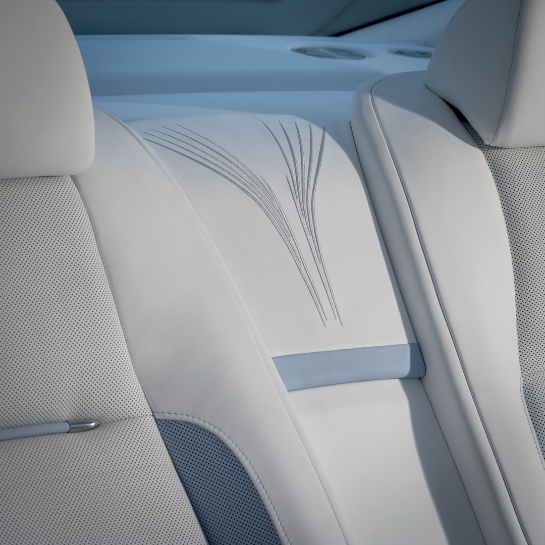 Extremely Detailed Rolls-Royce Wraith Falcon Embroidery Takes Craftsmanship To A New Level