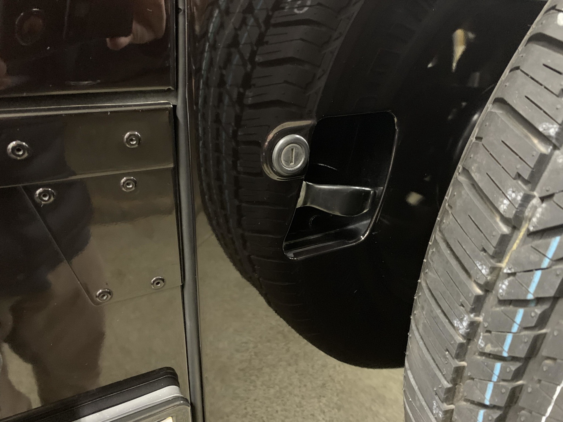 This 1988 Modded Land Rover Defender Is Ruggedness At Its Best