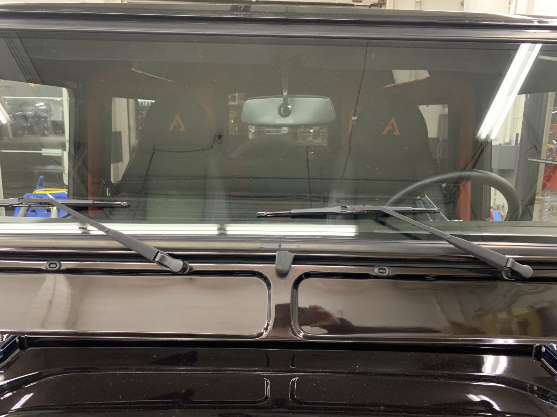 This 1988 Modded Land Rover Defender Is Ruggedness At Its Best