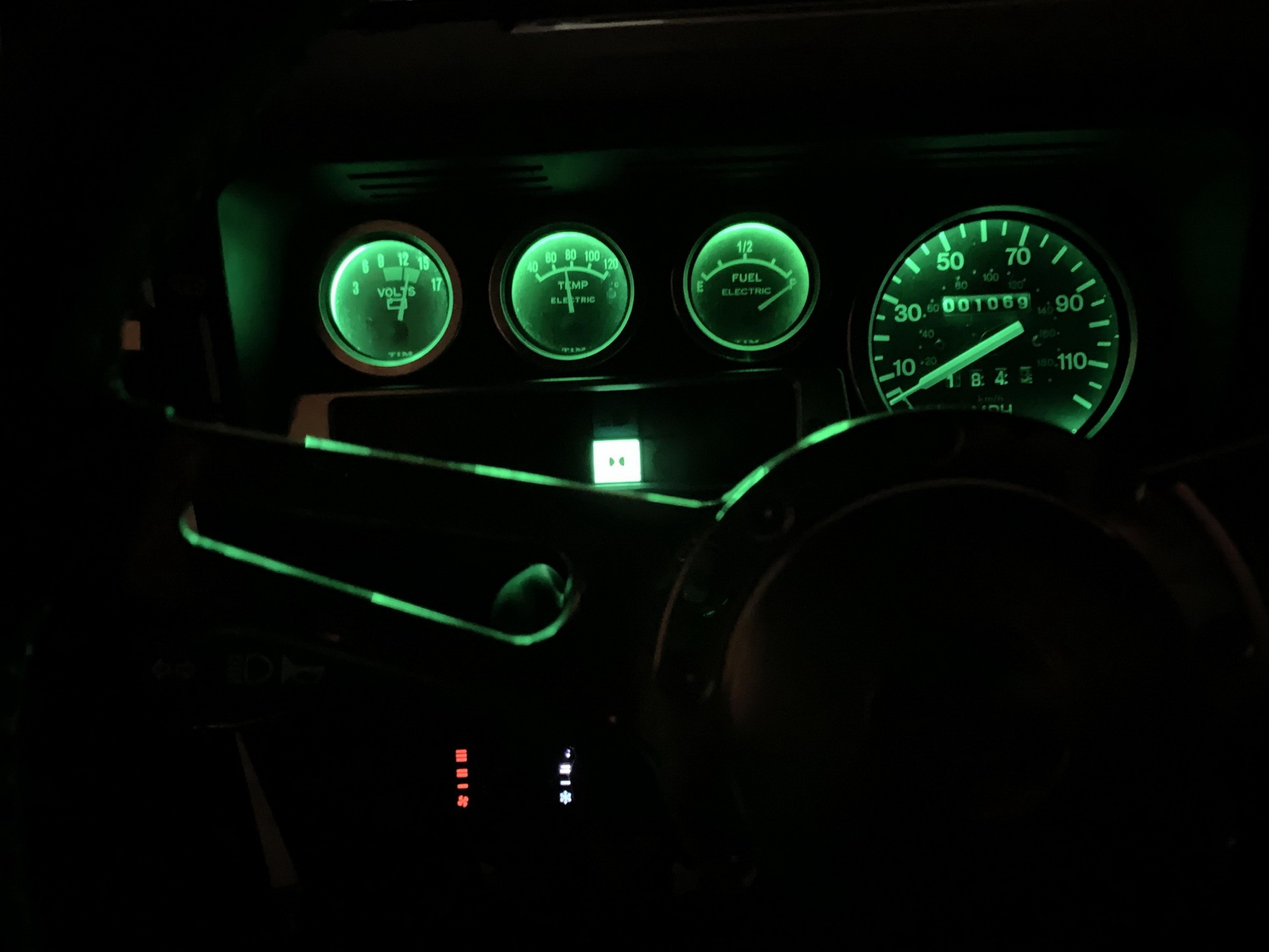 This 1988 Modded Land Rover Defender Is Ruggedness At Its Best