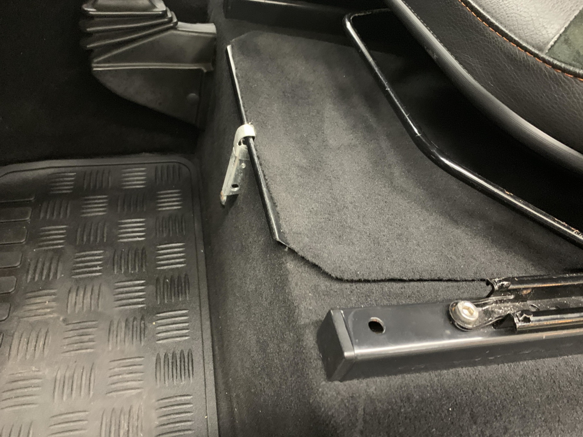 This 1988 Modded Land Rover Defender Is Ruggedness At Its Best