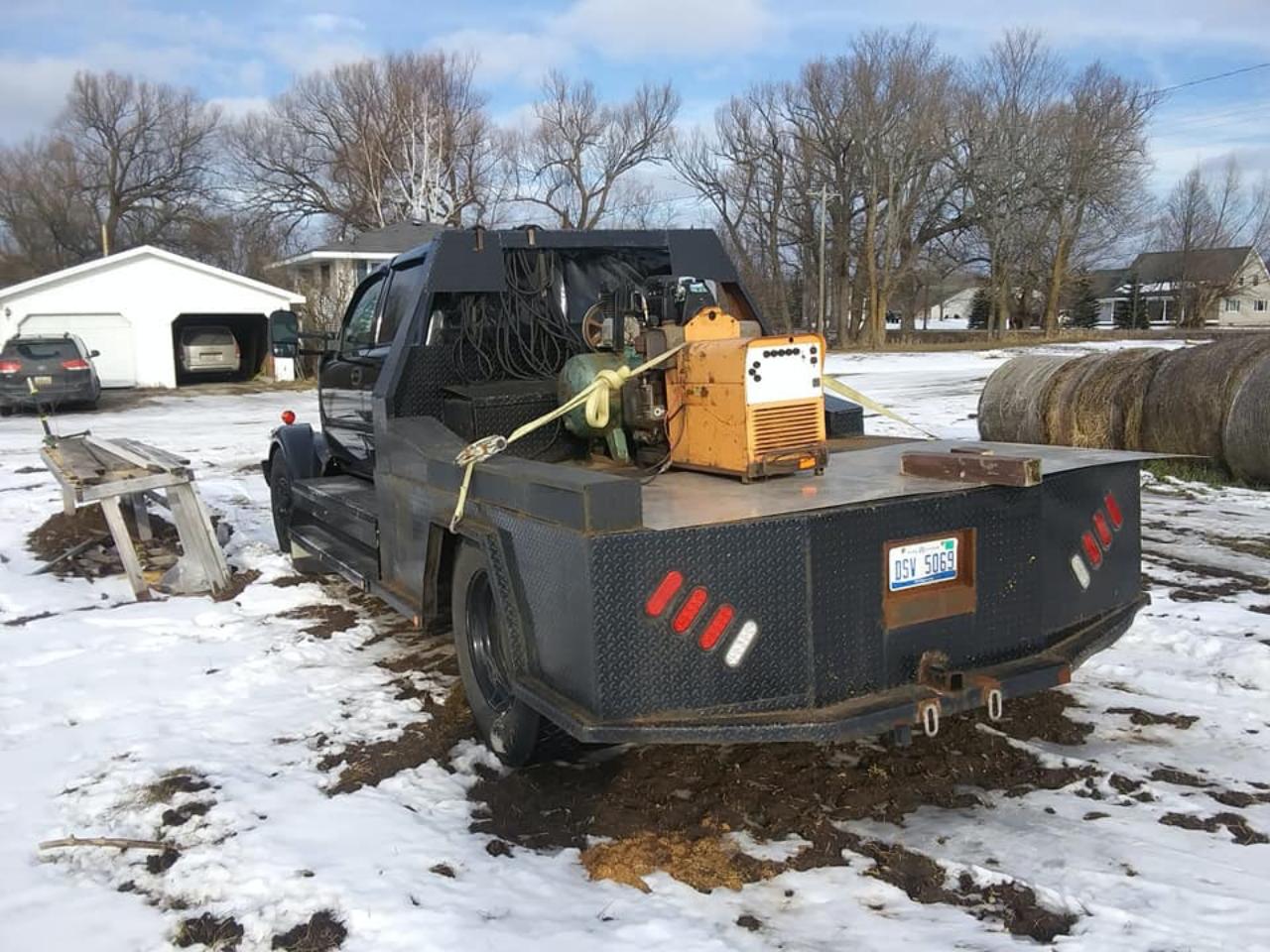 No One Asked This 2006 Chevrolet Silverado If It Wanted To Be A GMC