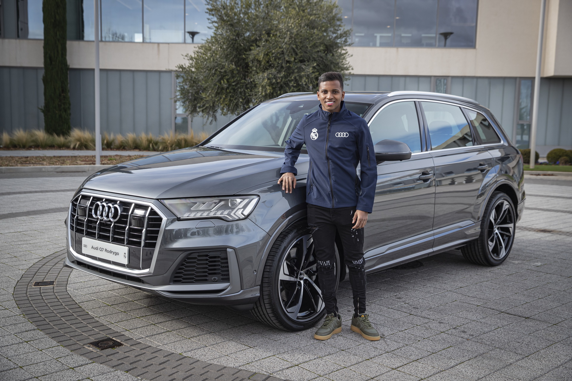 Real Madrid Players Take Delivery Of Their Free Audi Cars | Carscoops