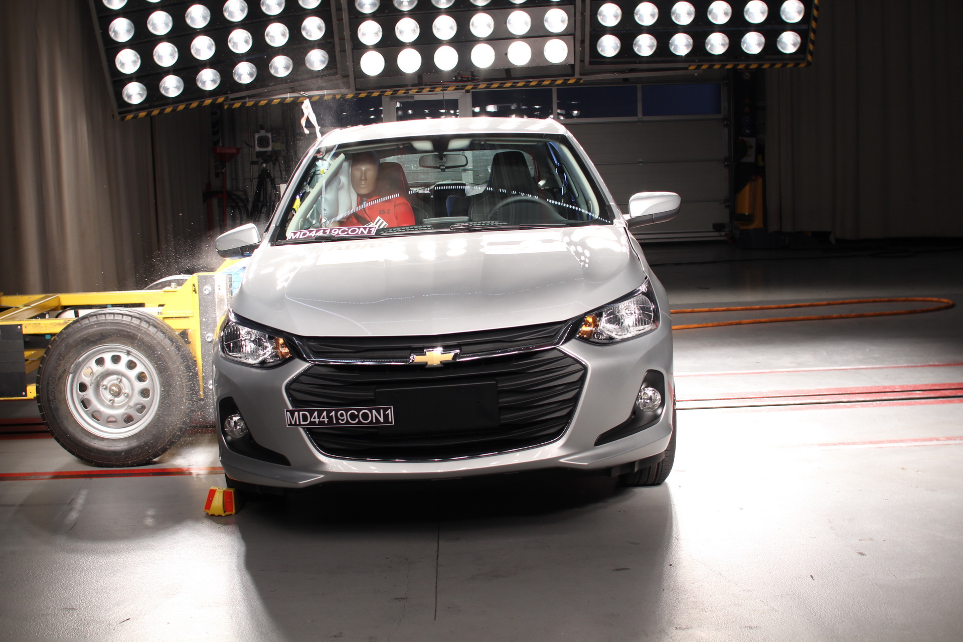 2019 Mitsubishi L200 With No Airbags Gets Crash-Tested Into ZERO Star Safety Rating