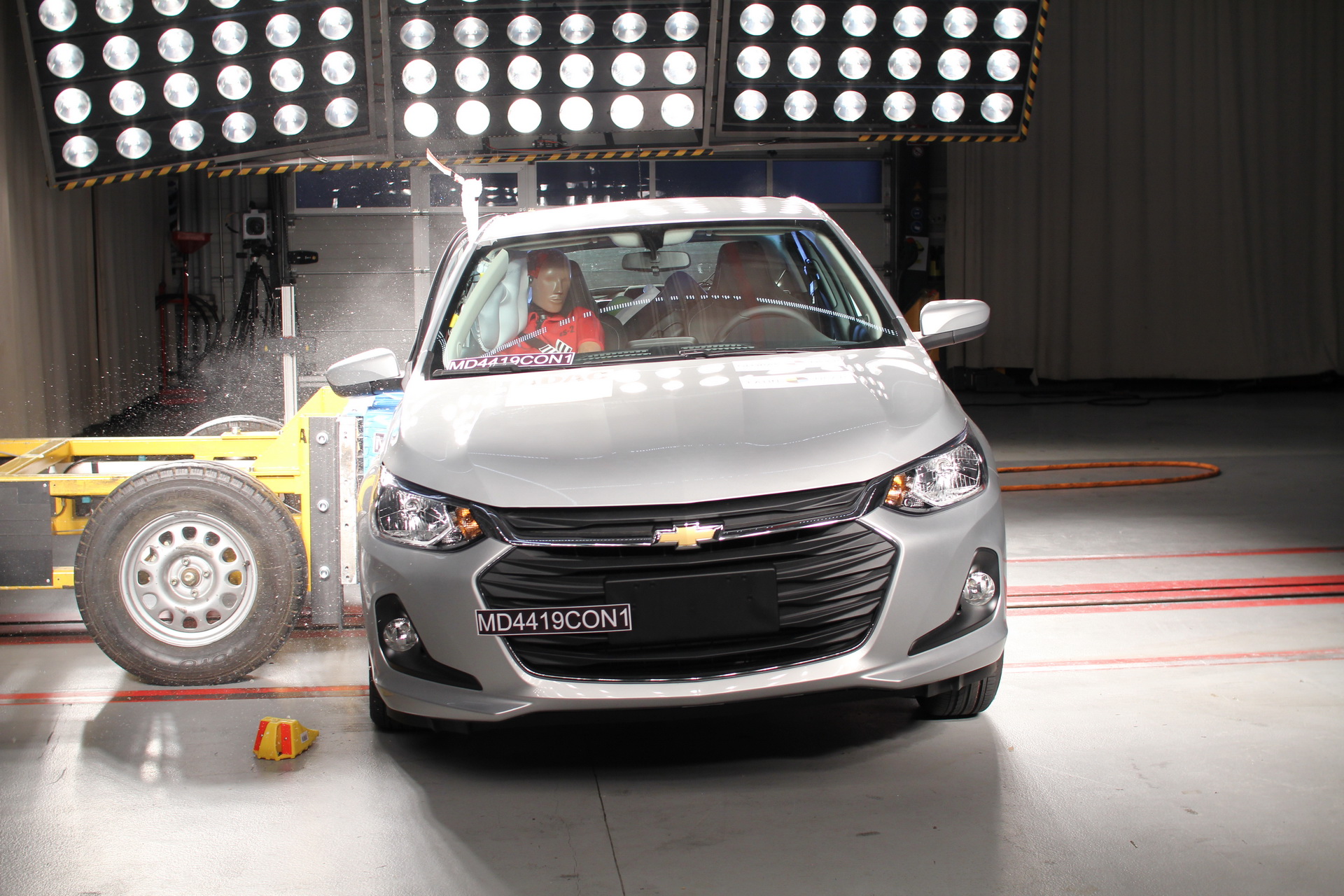 2019 Mitsubishi L200 With No Airbags Gets Crash-Tested Into ZERO Star Safety Rating