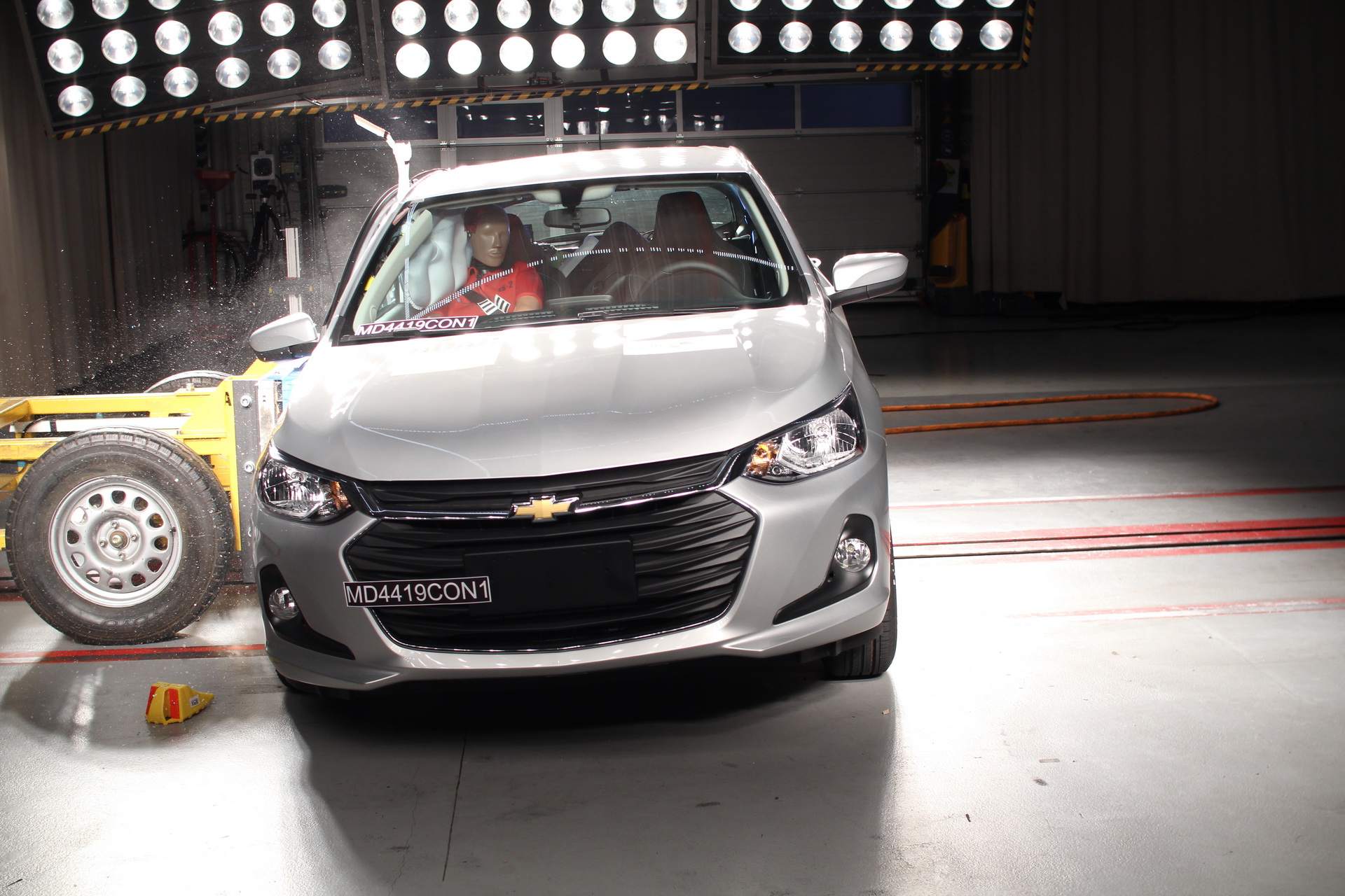 2019 Mitsubishi L200 With No Airbags Gets Crash-Tested Into ZERO Star Safety Rating