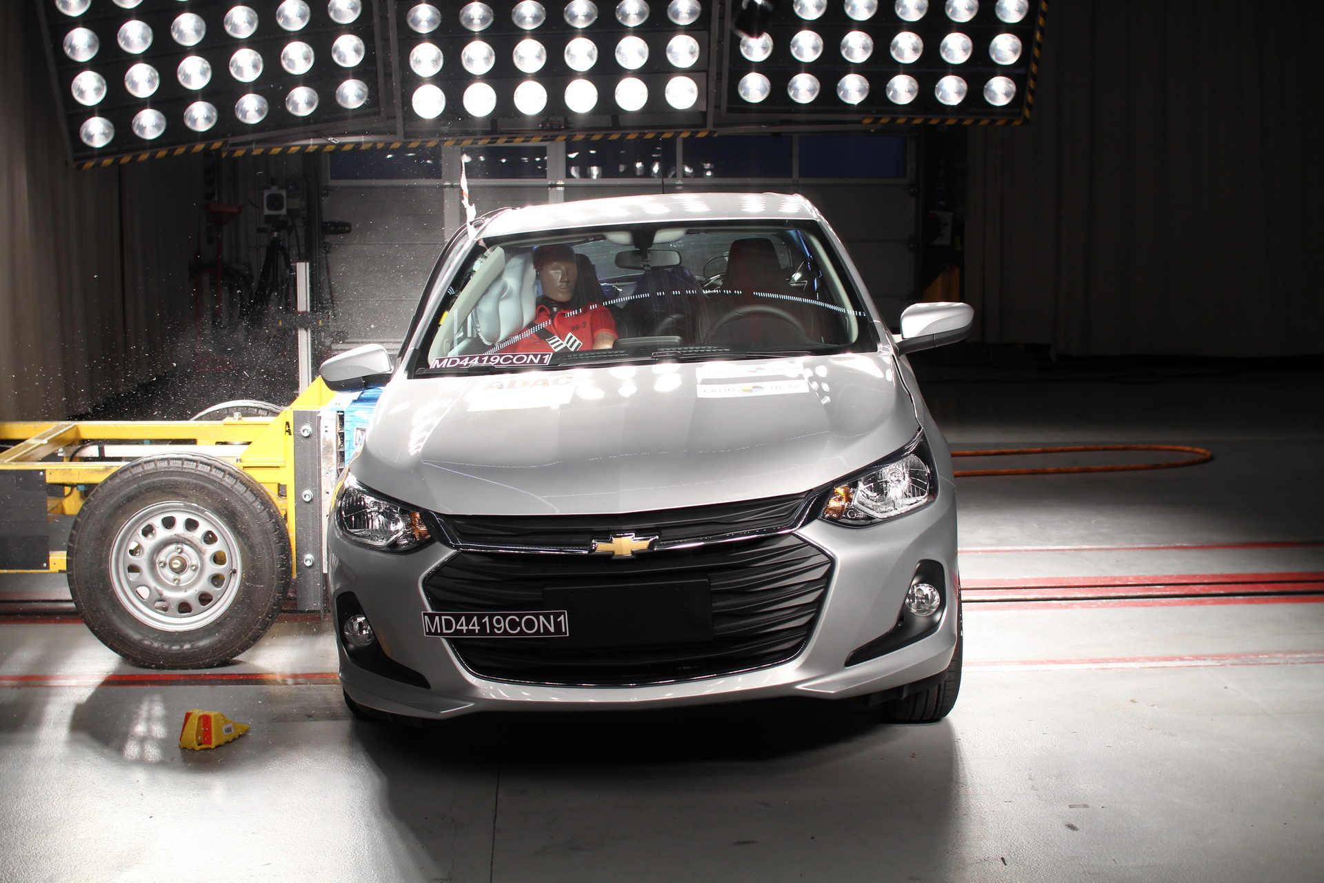 2019 Mitsubishi L200 With No Airbags Gets Crash-Tested Into ZERO Star Safety Rating