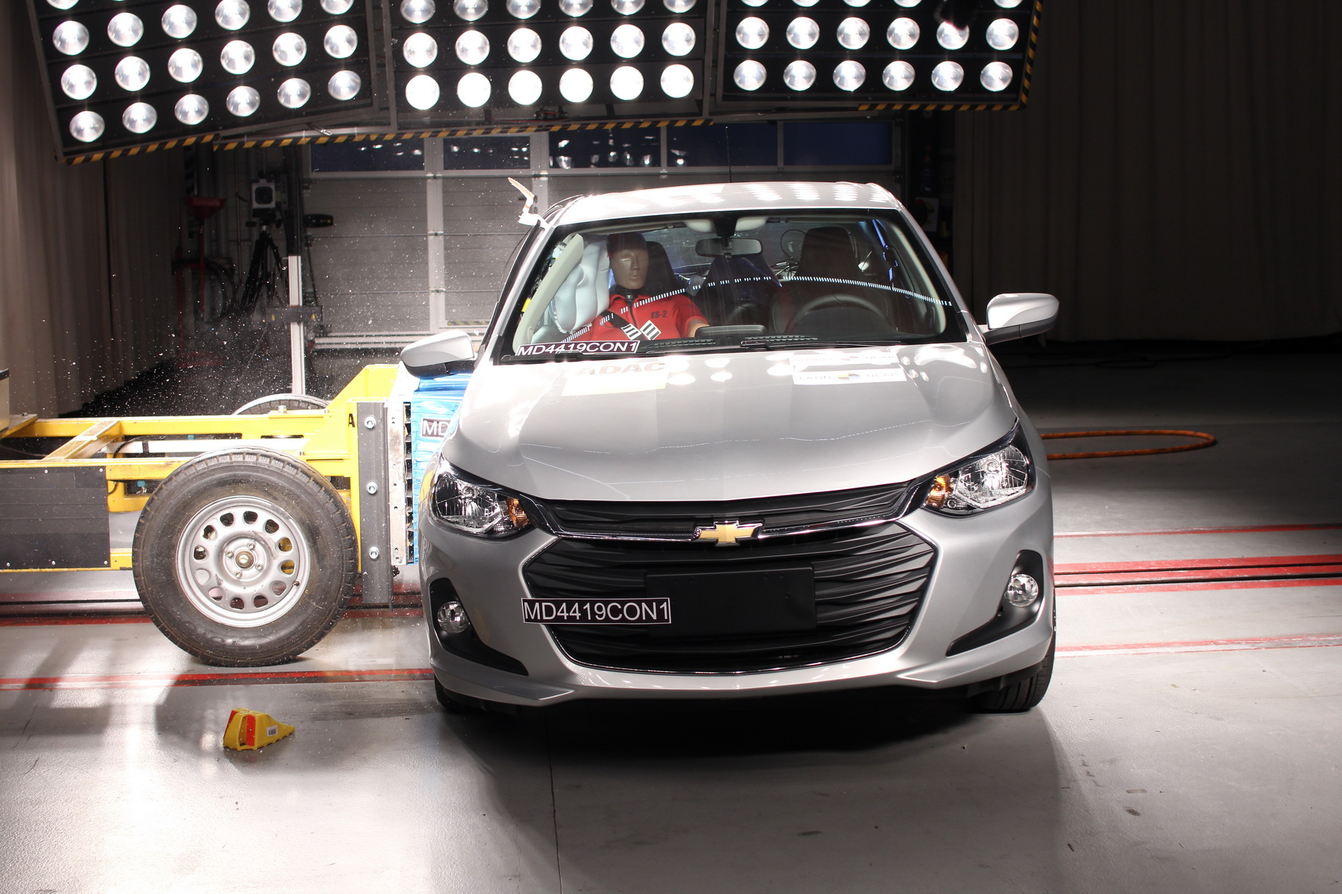 2019 Mitsubishi L200 With No Airbags Gets Crash-Tested Into ZERO Star Safety Rating