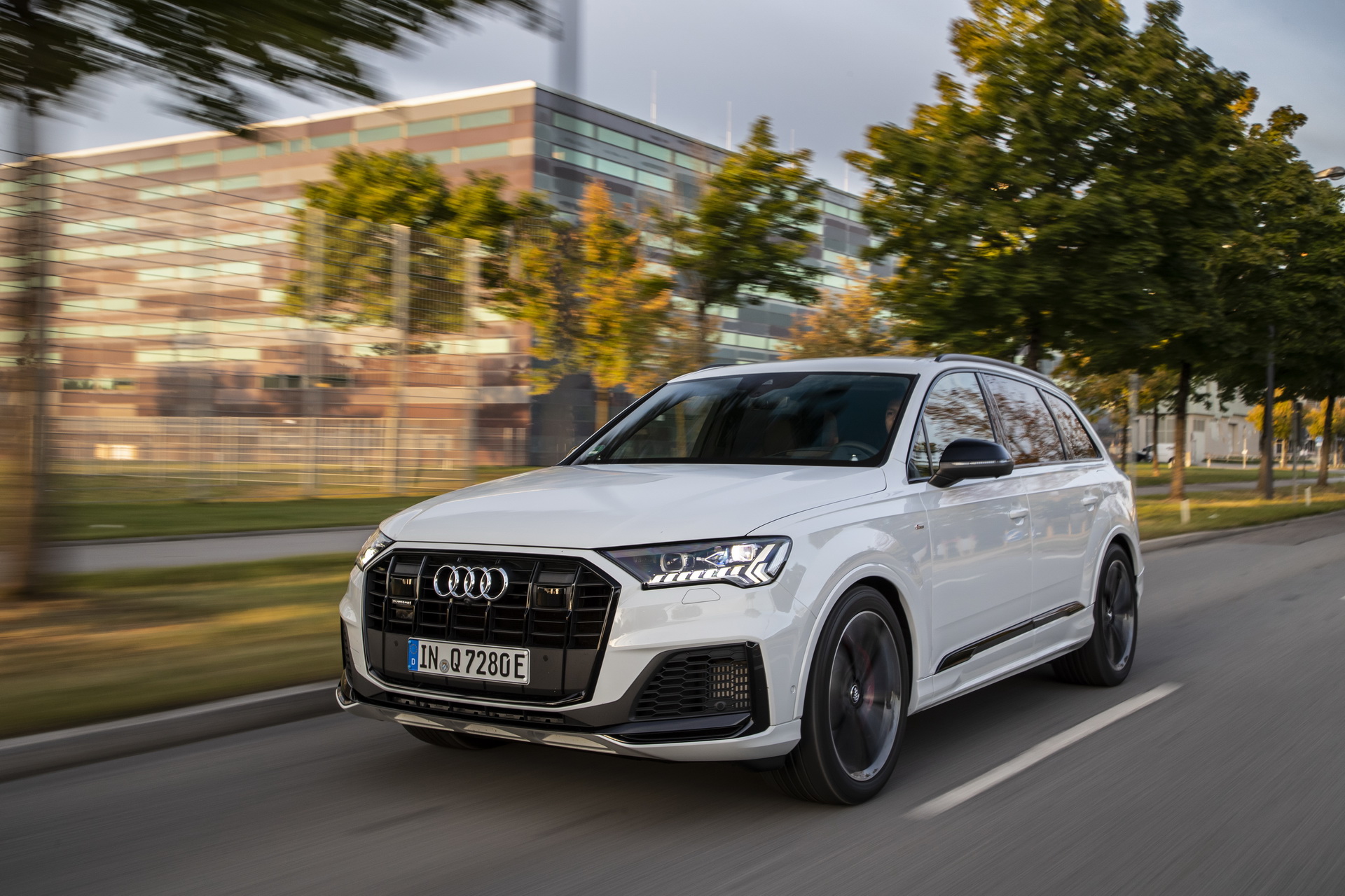 Audi Plugs Q7 Into A New Era With Up To 450 HP And Up To 27 Miles Of EV Range