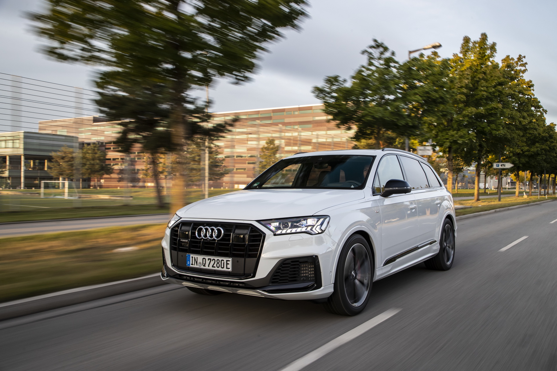 Audi Plugs Q7 Into A New Era With Up To 450 HP And Up To 27 Miles Of EV Range
