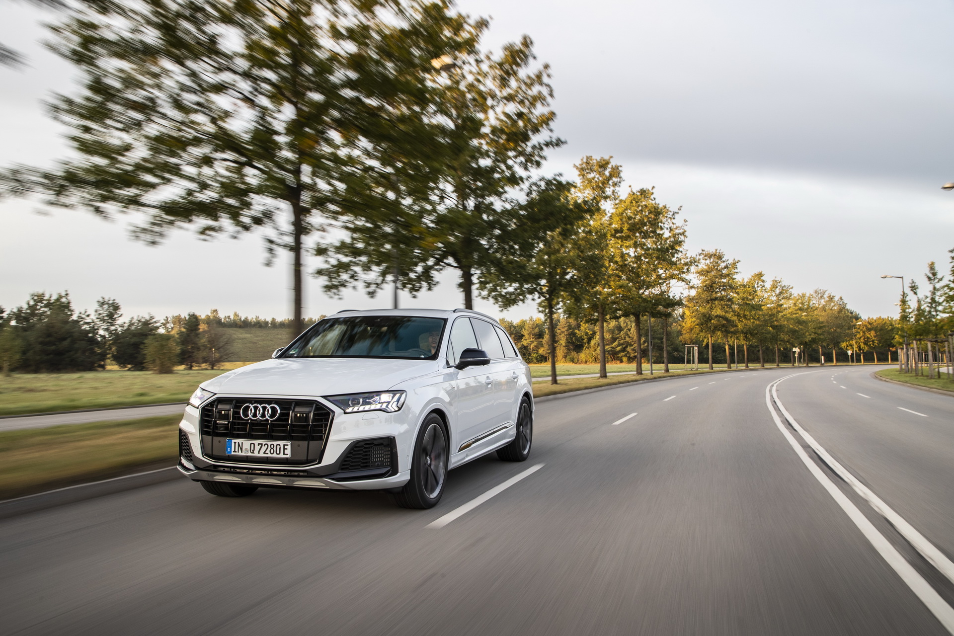 Audi Plugs Q7 Into A New Era With Up To 450 HP And Up To 27 Miles Of EV Range