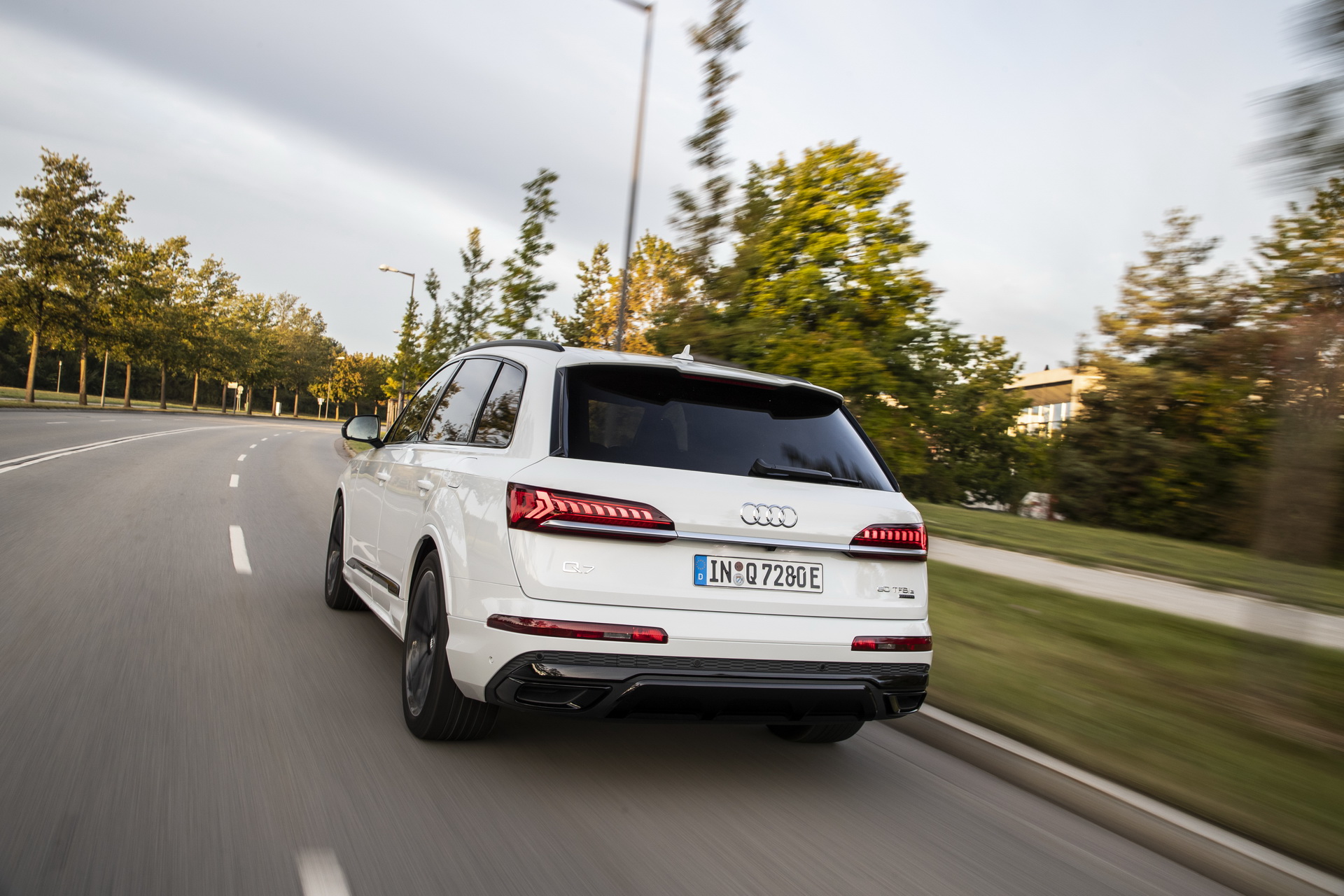 Audi Plugs Q7 Into A New Era With Up To 450 HP And Up To 27 Miles Of EV Range